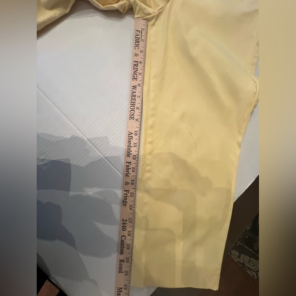 TALBOTS SIGNATURE PETITE YELLOW SIZE 10 
COTTON CAPRI’S - Picture 5 of 9